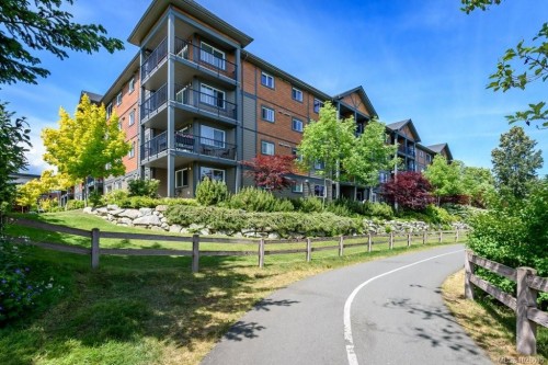 205-1944 Riverside Lane, Courtenay, BC - Outdoor
