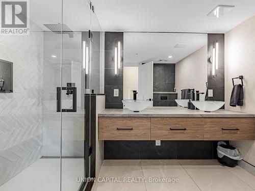 Th3 - 60 Carr Street, Toronto, ON - Indoor Photo Showing Bathroom