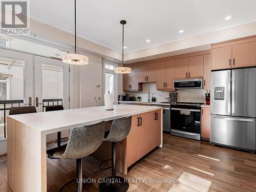 Th3 - 60 Carr Street, Toronto, ON - Indoor Photo Showing Kitchen