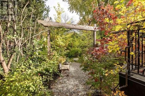 Main/Upper - 927 Bathurst Street, Toronto, ON - Outdoor