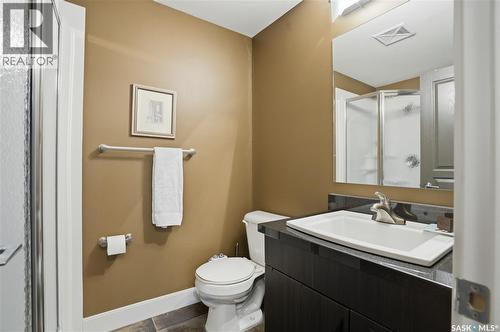 110 721 8Th Street E, Saskatoon, SK - Indoor Photo Showing Bathroom