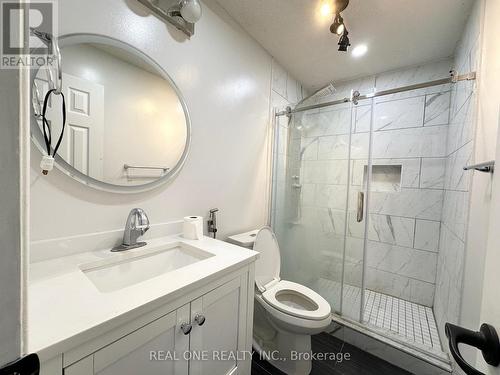 144 Clansman Trail, Mississauga, ON - Indoor Photo Showing Bathroom