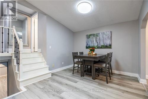 5 Twinoaks Crescent, Hamilton, ON - Indoor Photo Showing Dining Room