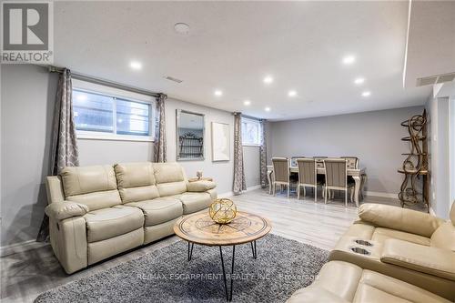 5 Twinoaks Crescent, Hamilton, ON - Indoor