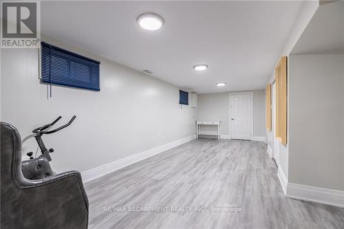 5 Twinoaks Crescent, Hamilton, ON - Indoor