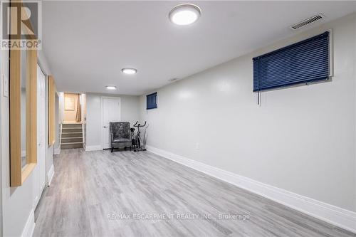 5 Twinoaks Crescent, Hamilton, ON - Indoor