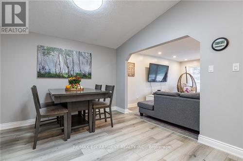 5 Twinoaks Crescent, Hamilton, ON - Indoor Photo Showing Other Room