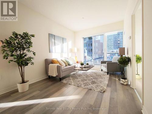 403 - 39 Annie Craig Drive, Toronto, ON - Indoor