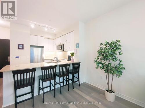 403 - 39 Annie Craig Drive, Toronto, ON - Indoor