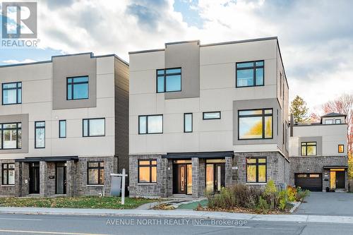 938 WOODROFFE AVENUE  Ottawa, ON K2A 3R7