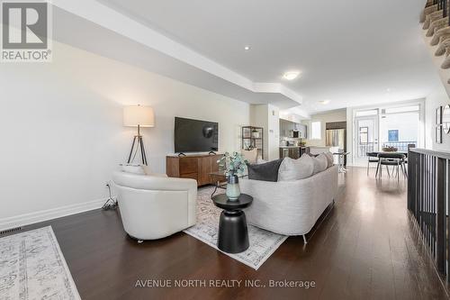 938 Woodroffe Avenue, Ottawa, ON - Indoor Photo Showing Living Room