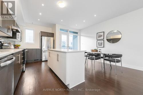 938 Woodroffe Avenue, Ottawa, ON - Indoor Photo Showing Kitchen With Upgraded Kitchen