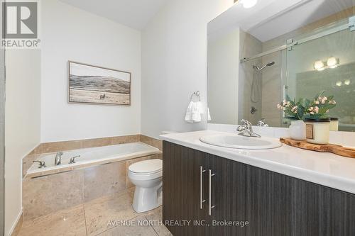 938 Woodroffe Avenue, Ottawa, ON - Indoor Photo Showing Bathroom