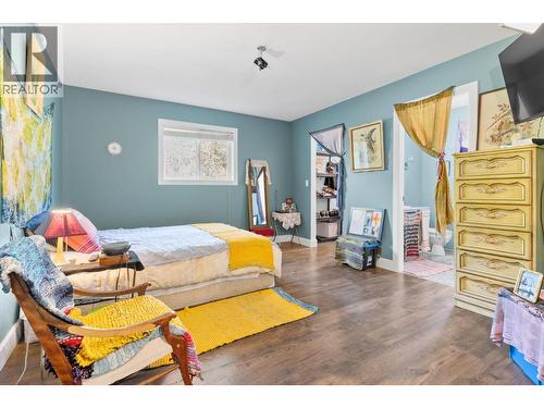 3830 Gellatly Road S, West Kelowna, BC - Indoor Photo Showing Bedroom