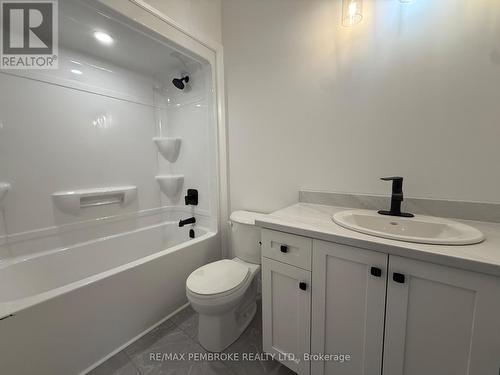 14 Durant Street, Petawawa, ON - Indoor Photo Showing Bathroom