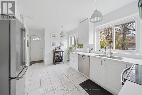 59 Grove Park Crescent, Toronto, ON - Indoor Photo Showing Kitchen