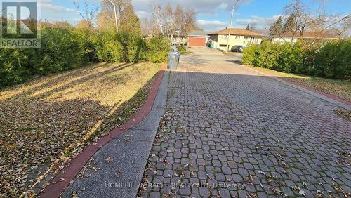 7270 Mohican Court, Mississauga, ON - Outdoor