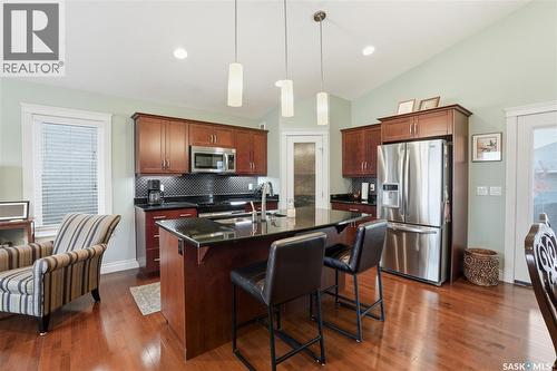 631 Ledingham Crescent, Saskatoon, SK - Indoor Photo Showing Kitchen With Stainless Steel Kitchen With Double Sink