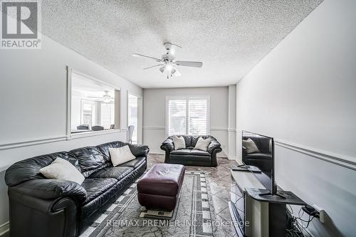 21 Berrydown Drive, Caledon, ON - Indoor Photo Showing Living Room
