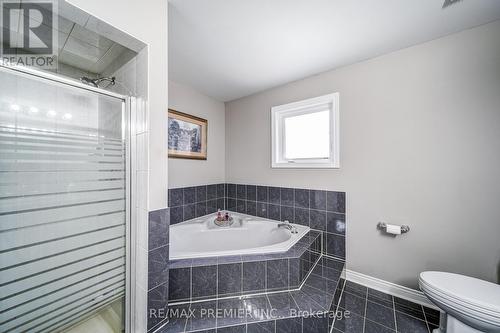 21 Berrydown Drive, Caledon, ON - Indoor Photo Showing Bathroom