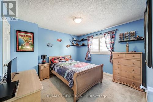 21 Berrydown Drive, Caledon, ON - Indoor Photo Showing Bedroom