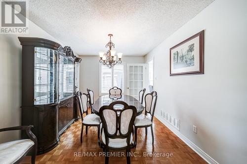 21 Berrydown Drive, Caledon, ON - Indoor Photo Showing Dining Room
