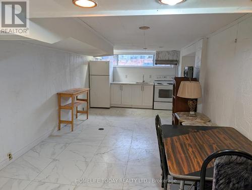 Bsmt - 170 Magnolia Avenue, Toronto, ON - Indoor Photo Showing Kitchen