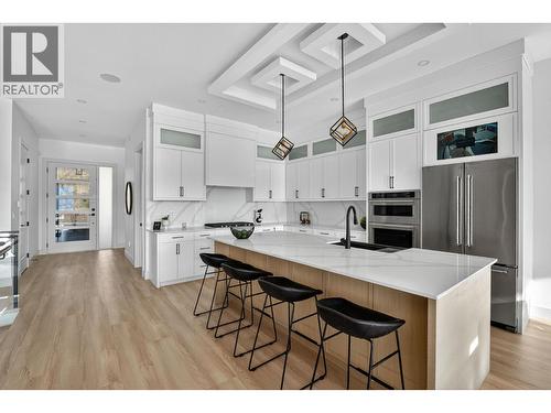 8932 Tavistock Road, Vernon, BC - Indoor Photo Showing Kitchen With Upgraded Kitchen