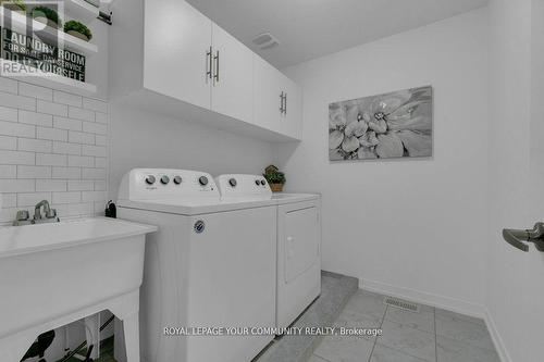 258 Harding Park Street, Newmarket, ON - Indoor Photo Showing Laundry Room