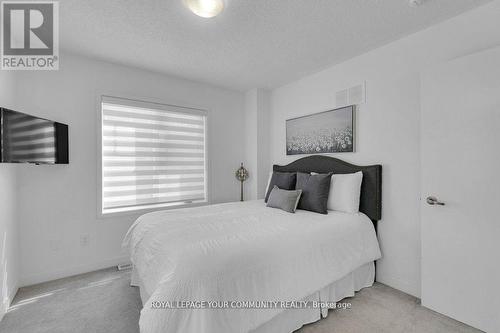 258 Harding Park Street, Newmarket, ON - Indoor Photo Showing Bedroom