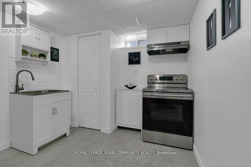 258 Harding Park Street, Newmarket, ON - Indoor