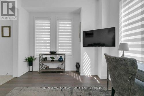 258 Harding Park Street, Newmarket, ON - Indoor