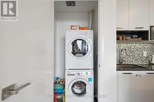 2403 - 36 Park Lawn Road, Toronto, ON - Indoor Photo Showing Laundry Room
