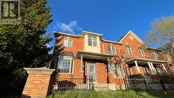 10561 BAYVIEW AVENUE  Richmond Hill, ON L4C 0M8