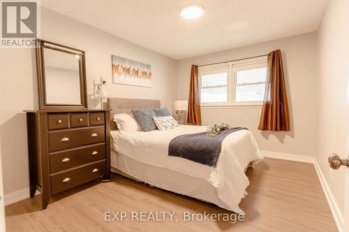 280 Wilson Avenue, Kitchener, ON - Indoor Photo Showing Bedroom