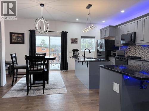 8779 Mountain View Street, Canal Flats, BC - Indoor