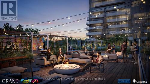 2903 - 8 Interchange Way, Vaughan, ON - Outdoor