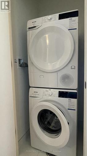 2903 - 8 Interchange Way, Vaughan, ON - Indoor Photo Showing Laundry Room