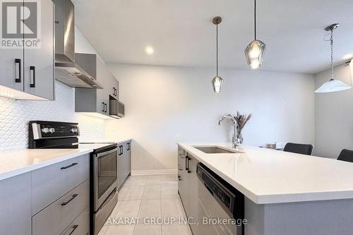 G-725 Dearborn Private, Ottawa, ON - Indoor Photo Showing Kitchen With Upgraded Kitchen