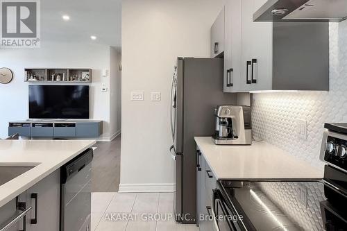 G-725 Dearborn Private, Ottawa, ON - Indoor Photo Showing Kitchen With Upgraded Kitchen