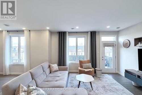 G-725 Dearborn Private, Ottawa, ON - Indoor Photo Showing Living Room