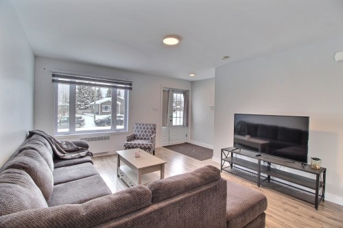 Salon - 25 Rue Sévigny, Val-D'Or, QC - Indoor Photo Showing Living Room