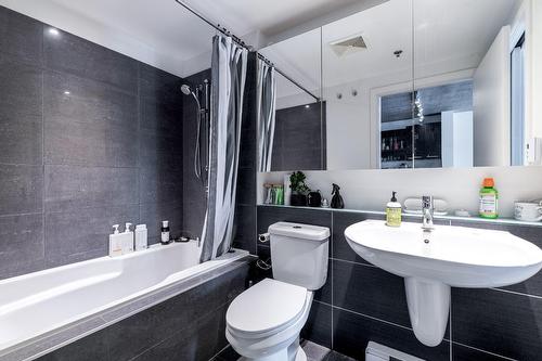 Bathroom - 907-1414 Rue Chomedey, Montréal (Ville-Marie), QC - Indoor Photo Showing Bathroom