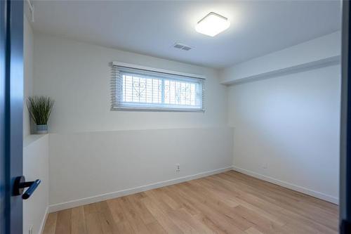 1-162 Kitson St, Winnipeg, MB 