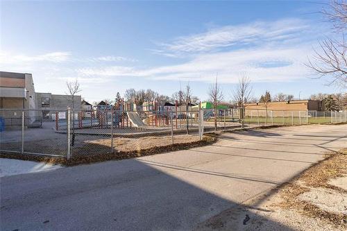 1-162 Kitson St, Winnipeg, MB 