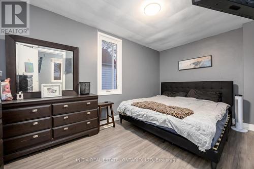 856 Devine Street, Sarnia, ON - Indoor Photo Showing Bedroom