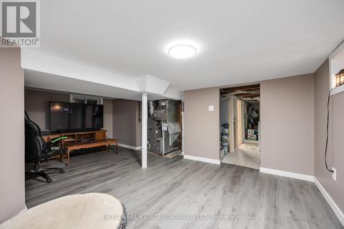 856 Devine Street, Sarnia, ON - Indoor