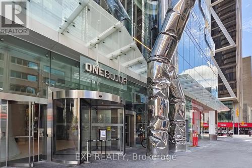 3211 - 1 BLOOR STREET E  Toronto, ON M4W 1A9