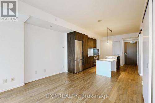 3211 - 1 Bloor Street E, Toronto, ON - Indoor Photo Showing Kitchen