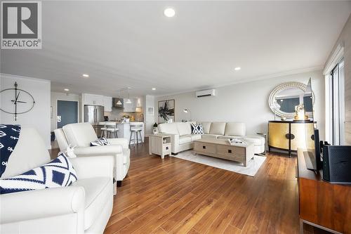 10 Derby Lane Unit# 1202, Sarnia, ON - Indoor Photo Showing Living Room